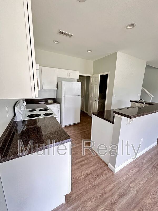 Building Photo - 4803 Fennel Rd