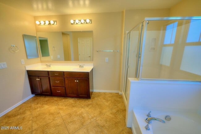 Building Photo - 3961 E Palo Verde St