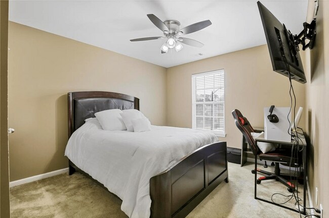 Building Photo - 611 Crosswinds Cir