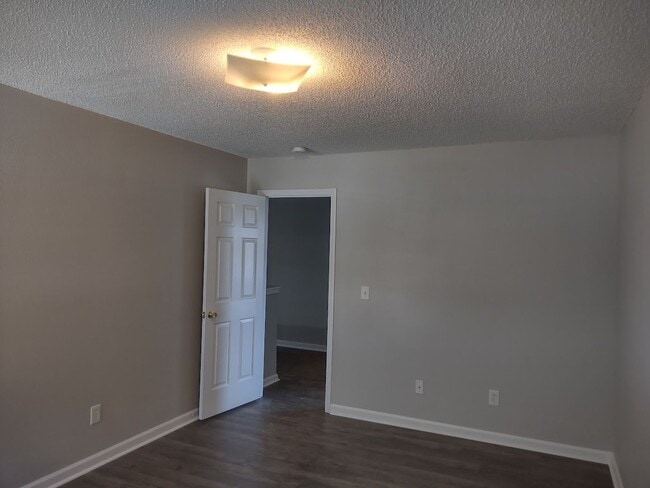 Building Photo - Wonderful Four Bedroom Home in Northeast C...