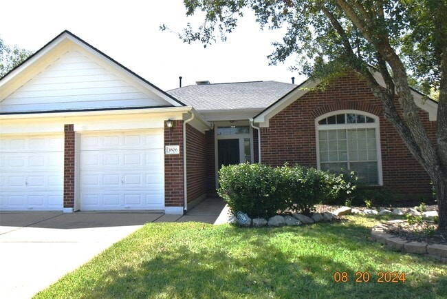 Primary Photo - 3806 Vinecrest Dr