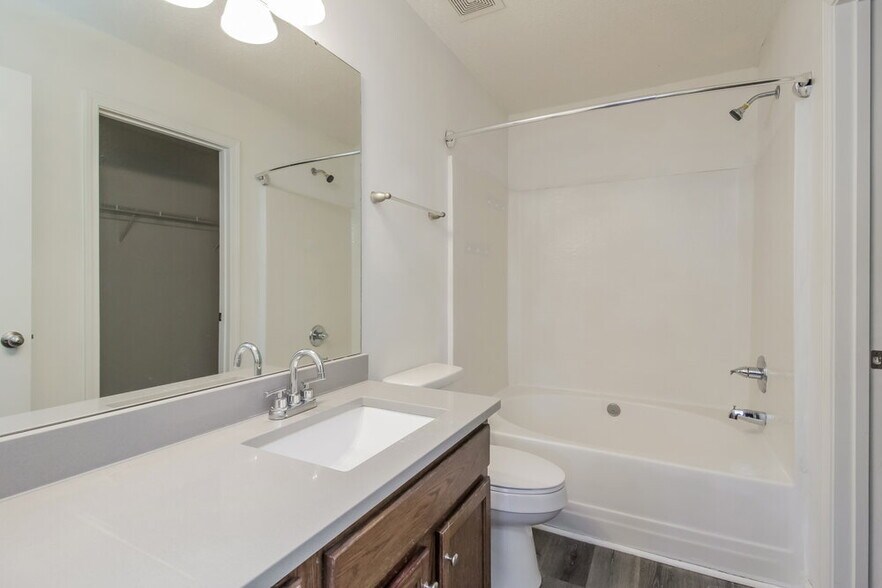 Building Photo - 15252 Eric Kyle Dr