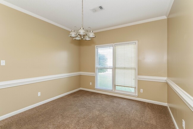 Building Photo - 2056 Milbrey St