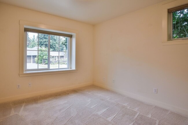 Building Photo - 1086 Village Loop