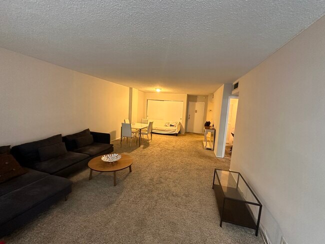 Building Photo - 9511 Collins Ave