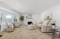 Building Photo - 2402 Royal Oaks Dr