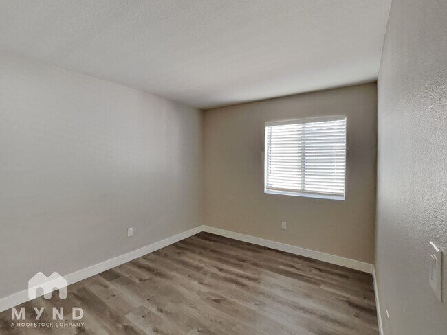 Building Photo - 5304 Del Lago Dr