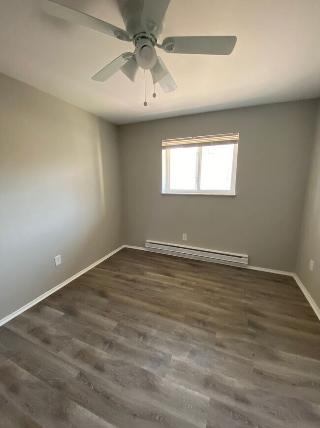 Building Photo - Spring Sale! Newly Renovated All Electric ...