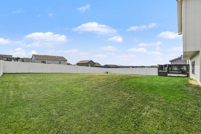 Building Photo - Beautiful Bellevue Home Close to Offutt AFB