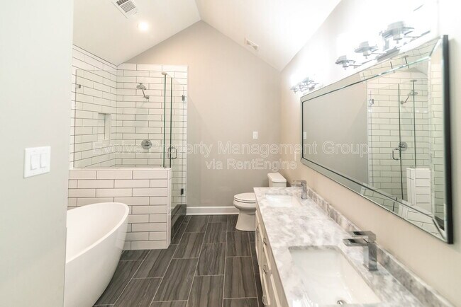 Building Photo - 779 Dogwood Cove
