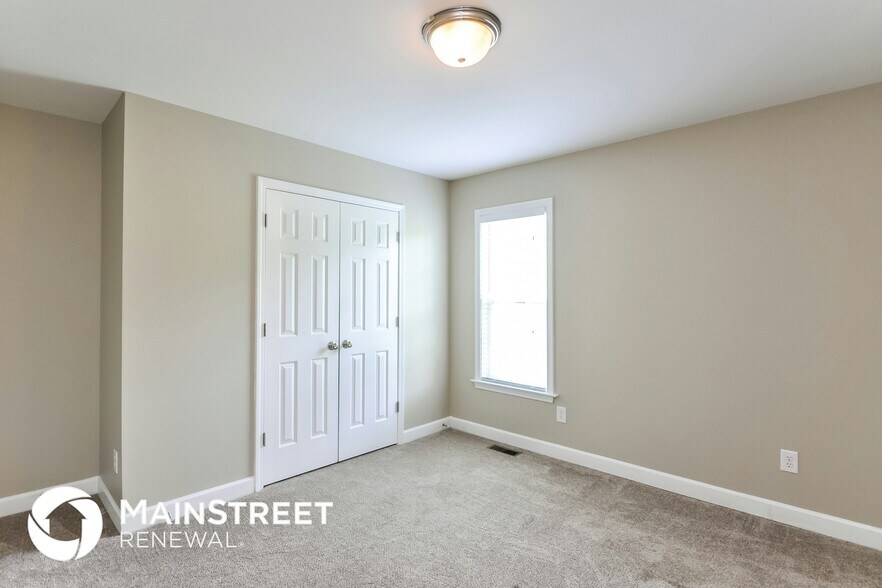 Building Photo - 1047 Drew Dr