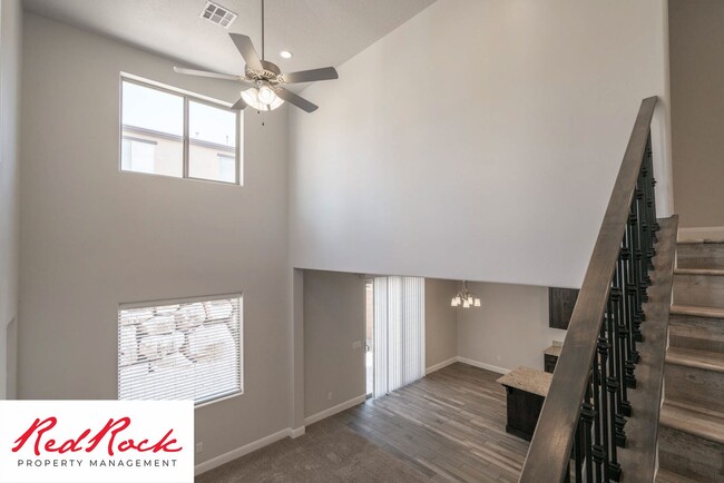 Building Photo - Beautiful Hurricane Townhome with AMAZING ...