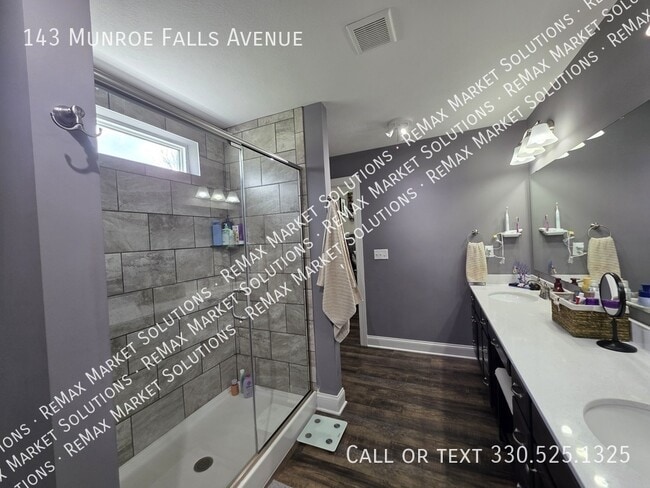 Building Photo - 143 Munroe Falls Ave