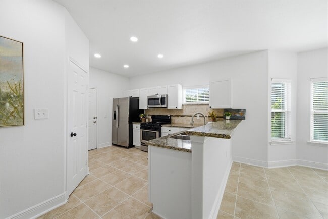 Building Photo - 5508 Elysian St