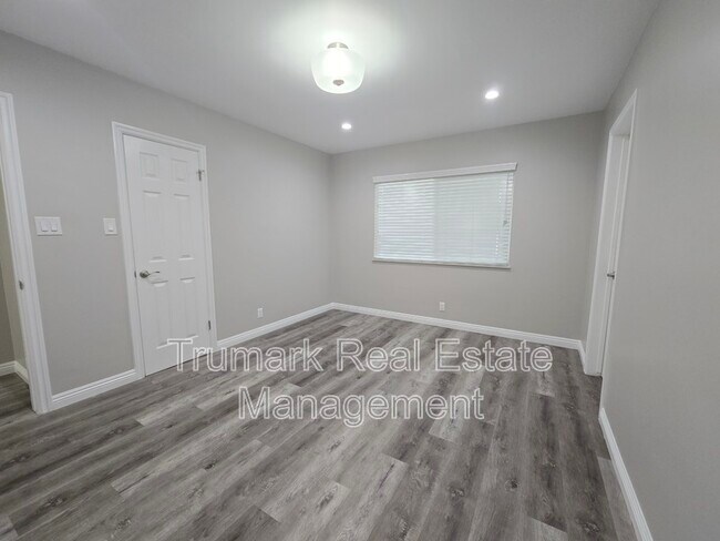 Building Photo - 1303 N Brand Blvd