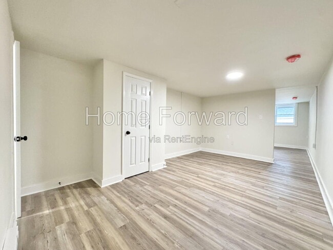Building Photo - 254 Willard St