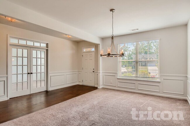 Building Photo - 136 Charolais Dr