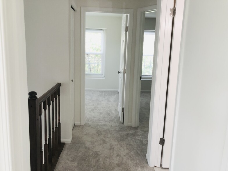 Building Photo - 46808 Trumpet Cir