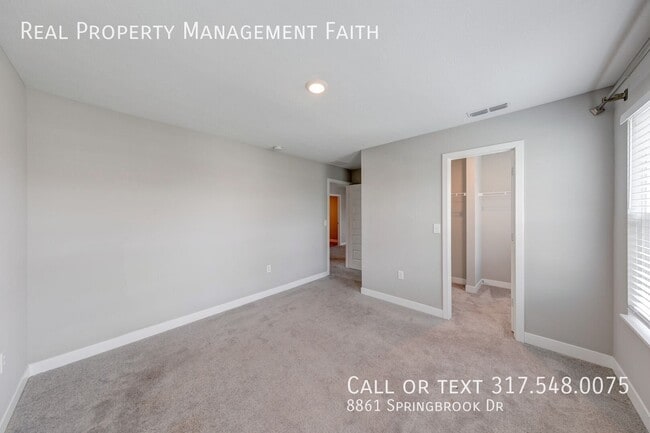 Building Photo - 8861 Springbrook Dr