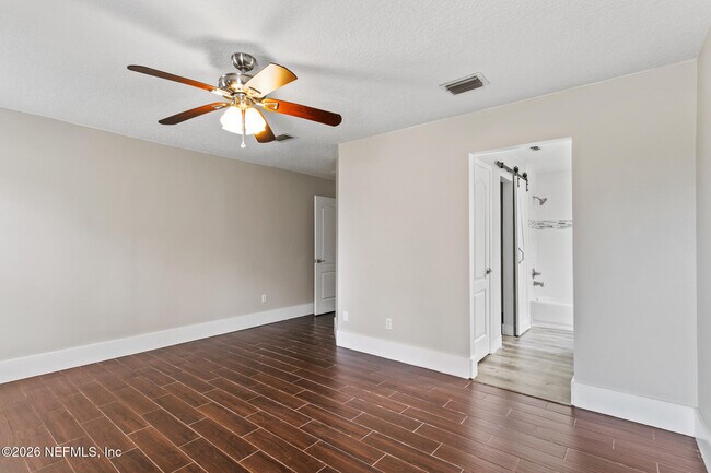 Building Photo - 13335 Currituck Dr N