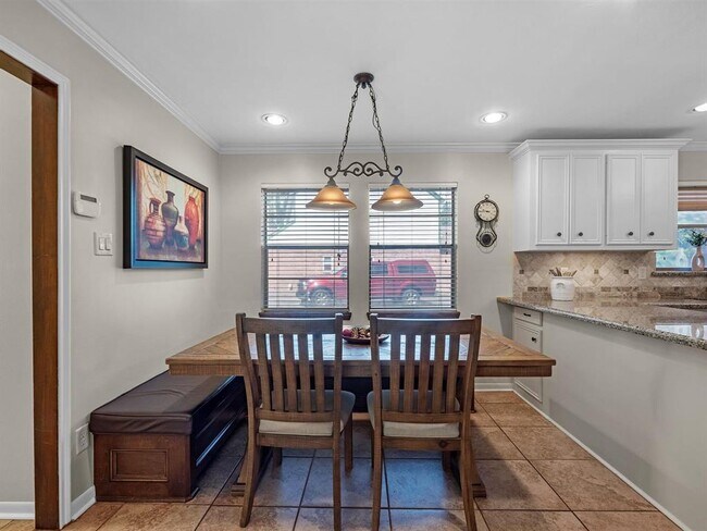 Building Photo - 3014 Redwood Lodge Dr