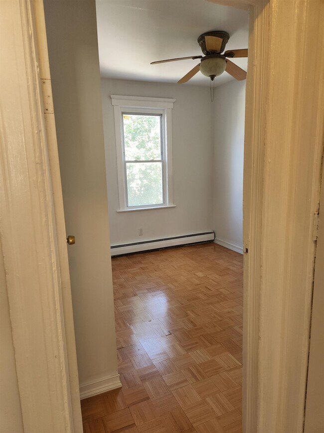 Building Photo - For Rent