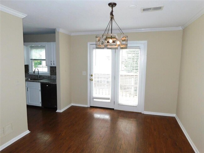 Building Photo - 192 High Creek Dr
