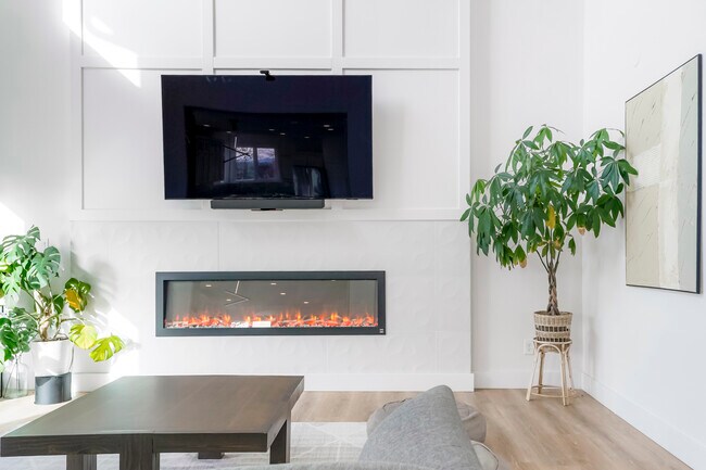 Building Photo - Robb Way