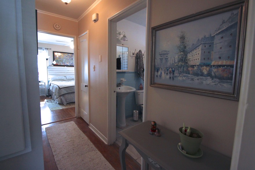 Building Photo - 636 Ockley Dr