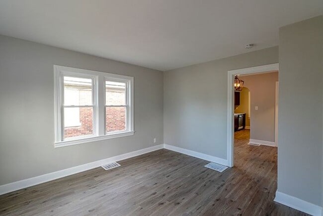 Building Photo - Newly Renovated 3 Bedroom Cape Cod