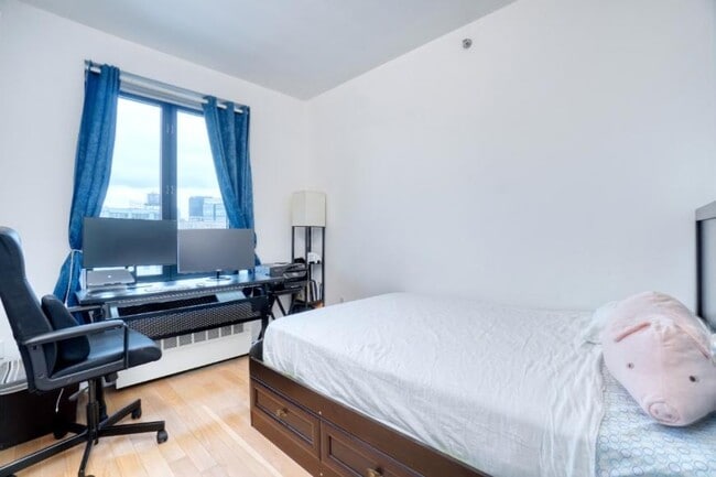 Building Photo - 2 bedroom in Long Island City NY 11101