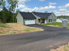 Building Photo - 1360 Castleberry Bridge Rd