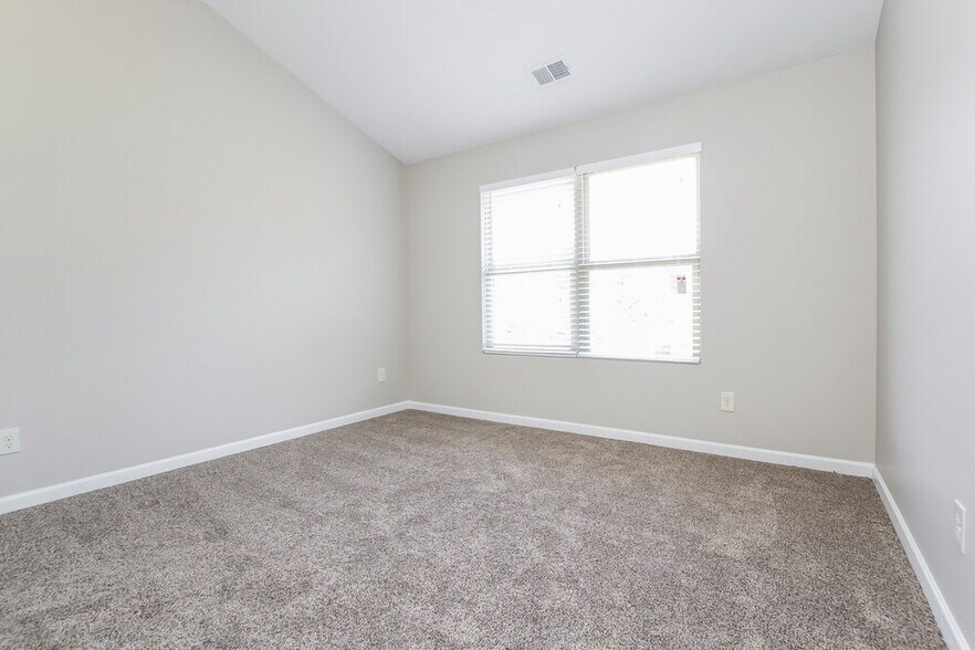 Building Photo - 2127 Juniper Ives Ct SE