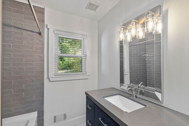 Building Photo - Beautifully Updated 3/2 w/ Large Fenced Backyard, Minutes From ATL Airport and Woodward Academy