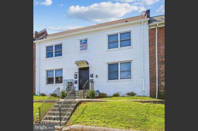 Building Photo - 1235 Meigs Pl NE