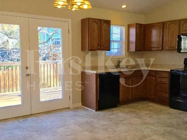 Building Photo - 3 Bobwhite Ct