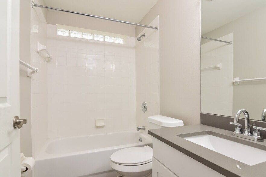 Building Photo - 22649 St Thomas Cir