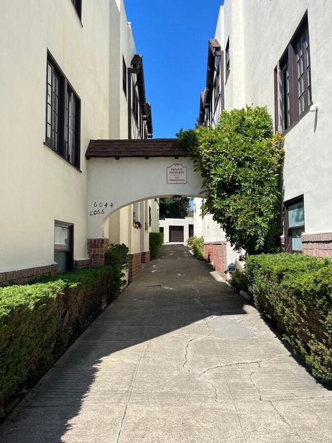 Building Photo - 6056 Monroe Ave