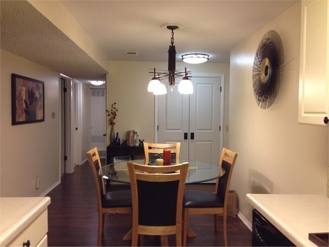 Building Photo - Two Bedroom Condo For Rent In Louisville