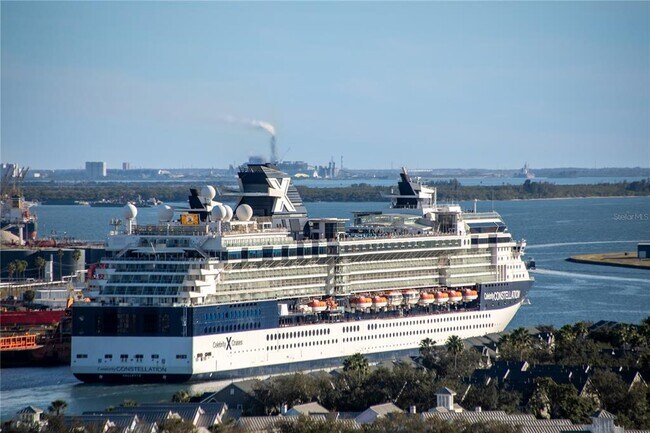 Building Photo - 450 Knights Run Ave