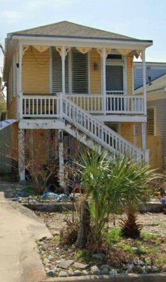 Building Photo - 613 Church St