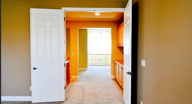 Building Photo - For Rent – Spacious 4-Bedroom Home with Bo...