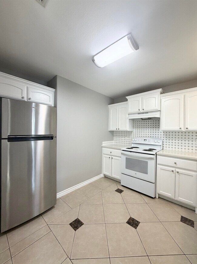 Building Photo - 9804 Cantera Ct