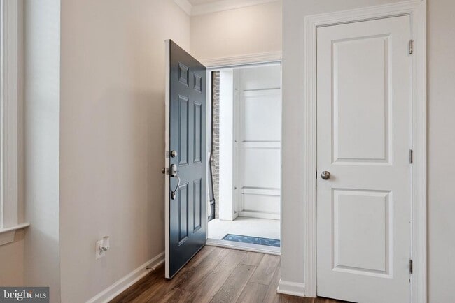 Building Photo - 14921 River Walk Way