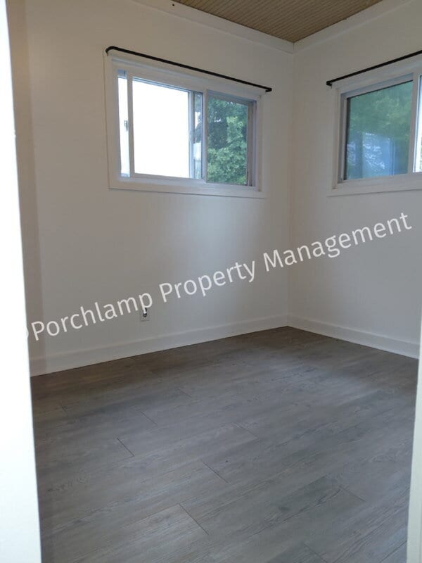 Building Photo - 5038 Carson Ave SW
