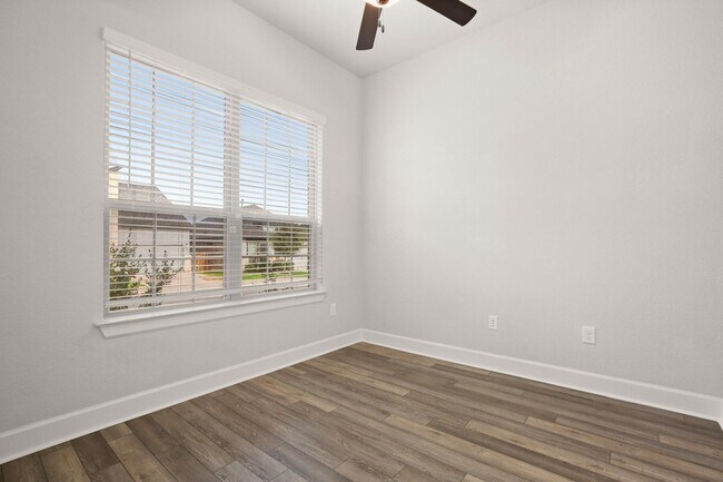 Building Photo - 12809 Stanford Dr
