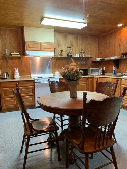 More Kitchen - 5843 N Highway 1