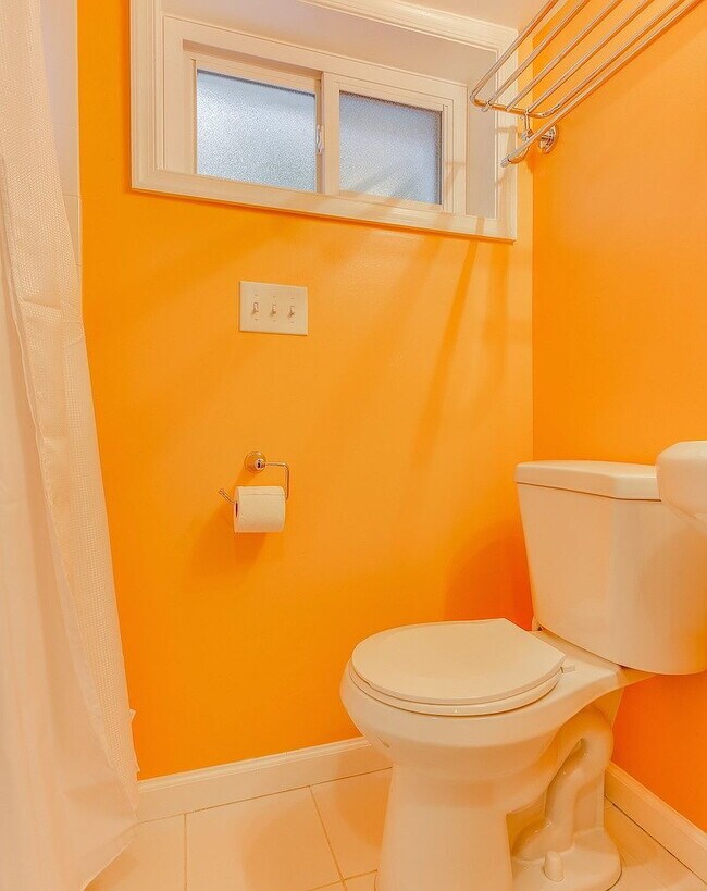 Building Photo - 3-Bed in the Heart of Washington, D.C. – Spacious 1996 Sq Ft with 2 Full Baths!"