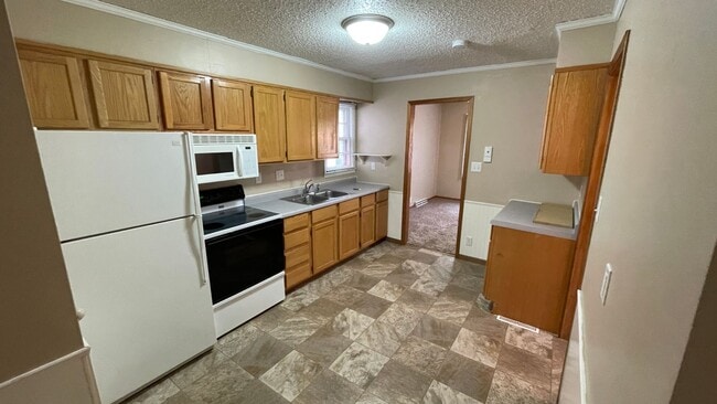 Building Photo - 2 Bed, 1 Bath Single Family House for Rent