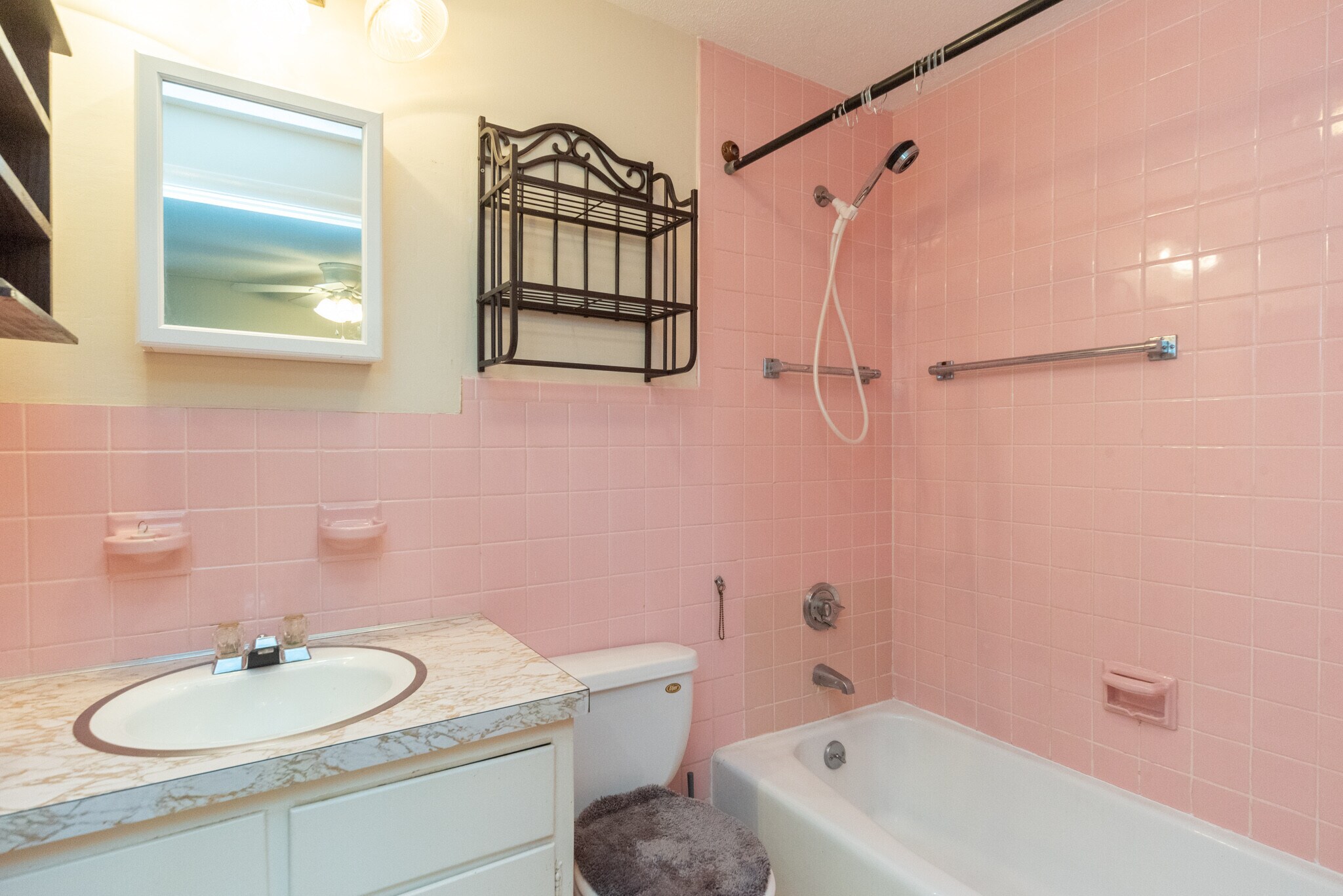 Building Photo - 46 Grove St